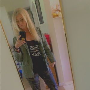 Meet your Posher, Jeannette